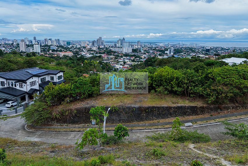 329 SqM Monterrazas 6